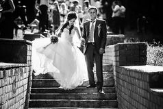 Вася женился уже в седьмой раз,  поэтому вошел в ЗАГС со словами: 