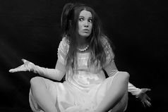 Девочки!!! Что делать? Была у психотерапевта.  Он посоветовал на ночь оставлять все проблемы за дверью. Муж и свекровь ни в какую не соглашаются ночевать на улице.