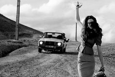 Ваша жена перестала Вам звонить, не достает Вас смсками, не устраивает допросов, выглядит на все 100, и ей в след оборачиваются мужчины - Поздравляю! Это больше не Ваша жена.