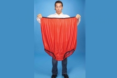 Бабушкиными трусами я мог вымыть и протереть насухо всю машину!  А трусами жены не могу даже очки протереть.