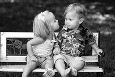 – Давай поженимся? – Ну чё ты начинаешь?! Ну нормально же общались!