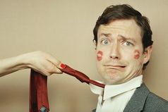 Женитесь Мужики! Непременно женитесь! Ибо не женатому мужику - везде плохо! А женатому - только дома!