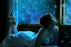 Вчера вечером закрывала окно и увидела как падает звезда. Загадала желание.  Сегодня днем треснула губа. Намек поняла.