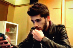 Мой сын спросил, каково это быть женатым, ну я показал ему... Взял его телефон удалил всю музыку, оставил одну песню!  Надеюсь он понял.