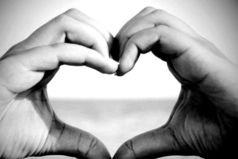 Любить человека, который всегда рядом, это могут все, а вот любить человека до глубины души с которым разделяют тысячи километров дано не всем.