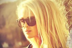 Умом понимаю, что он - козёл, а сердце всё - зайчик, зайчик.