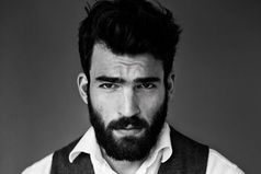 Сижу, думаю, где бы мне отдохнуть. Подсчитал деньги — понял, что не устал.