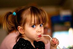 — Машенька, а у вас семья полная?  — Нет, у нас только мама полная, а мы с папой худые