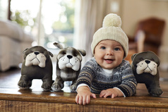 Такая странная мода пошла на имена детей.  Лет через 5 учитель в школе при перекличке сатану случайно вызовет