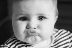 Сегодня открывала дочке чупа -чупс  и так хотелось крикнуть, лучше б вы так сапоги клеили!