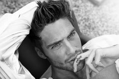 Все-таки дружба познается не всегда в беде. Искренне разделить с тобой радость твоих удач сможет далеко не каждый.