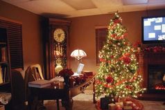 Дед Мороз года – это Путин!  Он подарил 15 млрд  - Януковичу, 2 млрд  – Лукашенко, простил долг Кубе. А ещё он отпустил на волю Ходорковского, Pussy Riot, Гринпис, щуку и жену.