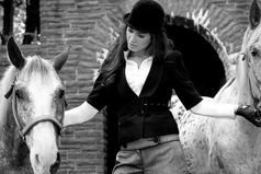 Жизнь - это скачки, только одни на них жокеи, а другие - лошади. А бывает и что меняются местами.