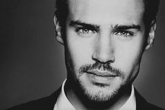 Мне абсолютно все равно на то, что говорят люди. Эту жизнь я проживаю не для них.