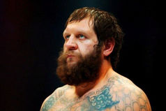 Если ударить по морде европейца, он заплачет и убежит.  Если ударить американца по морде, он заплачет и подаст на вас в суд.  Если русского ударить по морде, то ваши проблемы только начинаются!