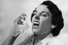 Только в России чихающему человеку первые 2 раза говорят: 