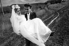 Ну и что, что у нас дороги самые плохие,  зато у нас дураки самые лучшие.