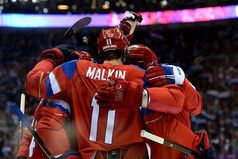 Хоккей, наши играют, а мужу кричать нельзя (ребенок спит),  пиво нельзя (вечером за руль).  Нашел на балконе флажок РФ и сидит тихонько им машет.