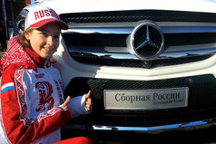 Путин подарил олимпийцам за первые места по мерседесу!  А почему не по Ладе-Калине? Где же патриотизм за Родину-Россию?!