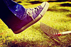 Интересно, сколько раз ноге нужно наступить на грабли, чтобы до ж*пы наконец-то дошло, что пора сворачивать свою приключенческую деятельность?