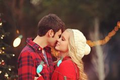 Желаю, чтобы в Новом Году с вами всегда был, тот человек,  который согреет ваши руки холодной зимой