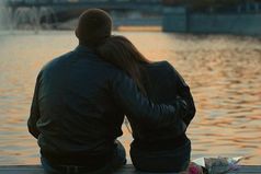 Счастье - это когда есть кому пожелать Доброго утра, Спокойной ночи... И просто знать, что тебя ждут и тебе есть куда спешить.