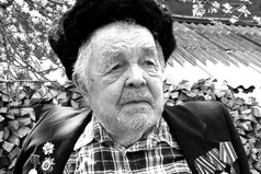 Я завтра пойду в День Победы на парад и низко поклонюсь перед ветеранами за всё!