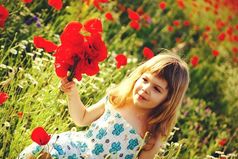 Детство – единственное время, которое можно назвать раем. Там самая глобальная проблема – это опоздать на мультики.