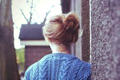 Люди г*вно - если оценивают тебя по квартире, одежде, машине. Да о чем я, это вообще не люди.