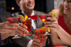 День рождения - праздник мой! По бухаем мы с тобой!