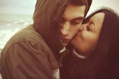 Как страшно жить, когда появляется человек, которого очень боишься потерять.