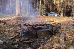 Здравствуй, праздник первомай. Нам веселья разливай. Праздник будем все справлять. В общем славно отдыхать. Шашлыки, природа, лес. Много в этот день чудес!