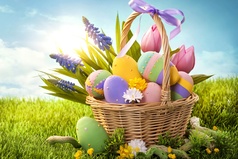 Но вот и Пасха – день весёлый! Недавней скорби ни следа! Воскрес Спаситель к жизни новой, В него мы верили всегда!