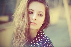 Я хочу отдохнуть от себя. От своих постоянных сомнений, страхов, заморочек, фантастических мыслей, воспоминаний. Хочу выйти из своей больной головы.