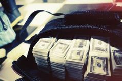 Деньги и есть деньги. Приятно, когда есть чем платить за квартиру, в ресторане и т.д., есть банальная поговорка — не в деньгах счастье, но за них ты покупаешь свободу жить той жизнью, какая тебе нравится.