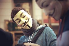 Когда разговариваешь с очень умным, чувствуешь себя тупым. А когда разговариваешь с тупым, чувствуешь, как тупеешь.