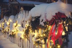 У нас погода класс, чем ближе к новому году, тем теплее... и снег по ходу шкрябать будем с холодильника... 