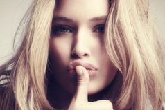 Вчера загадал новогоднее желание, а сегодня на морозе губа треснула. Намёк понял.