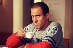 Брак это попытка вдвоём решить проблемы, которых один никогда бы не имел.