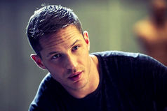 Мужчина должен быть как дорогой коньяк — недоступный и неподходящий для всех. Его крепость и вкус должны знать единицы, если знают его на вкус многие, то это уже не коньяк — это пиво разливное…