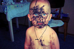 5 лет — мама знает все, 15 лет — ну, мама знает не все, 20 лет — да, что там мама знает! 30 лет — надо было слушать маму…