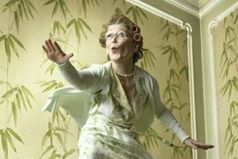 Когда я стану дряхлою старушкой, и мне исполнится 120 лет! Я все равно останусь хохотушкой — чтоб рядом не грустил со мною, мой дряхлый Дед!