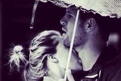 Давай просто будем. Не надо обещаний. Не надо ожидать невозможного. Ты будешь у меня, а я - у тебя. Давай просто будем друг у друга. Молча. Тихо. И по-настоящему.