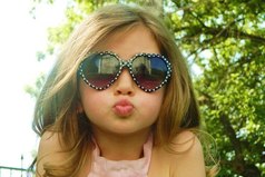 Любители давать советы - живите так, как вы твердите!  А то трындите и трындите, а сами в жопе все сидите...