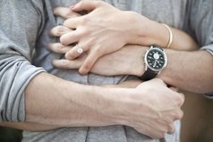 ​Хочешь,чтобы жена была королевой в гостях, стервой в постели, хозяйкой на кухне? Стань добытчиком на работе, мачо в спальне, помощником дома!