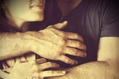 Одно из лучших ощущений в мире, это когда ты обнимаешь любимого человека, а он обнимает тебя в ответ еще сильней.