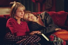 Нет лучше вечера, когда ты сидишь рядом с мамой и разговариваешь обо всём. Неважно о чём, главное, она рядом.