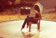 Я миллион раз уже пожалела о том, что была искренна до каждой капли с некоторыми людьми.