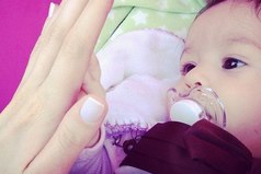 Если Бог хочет сделать женщине комплимент, он дарит ей Дочь, а если хочет защитить, то дарит ей Сына 