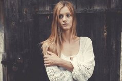 Не ждите чуда, чудите сами. И бегите, бегите от пессимистов, скептиков, нытиков, отодвигайте их. Они рушат ожидание и веру в чудеса жизни.